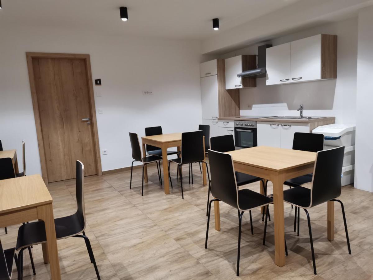 Pubyland Rooms & Apartments Rogatec المظهر الخارجي الصورة