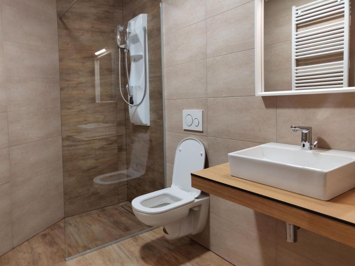 Pubyland Rooms & Apartments Rogatec المظهر الخارجي الصورة